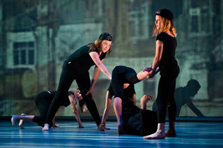 Ljubi kruhek - zaključna produkcija 2011 <em>Foto: &copy;Saša Huzjak</em>