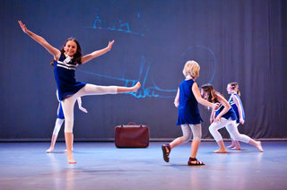 Ljubi kruhek - zaključna produkcija 2011 <em>Foto: &copy;Saša Huzjak</em>