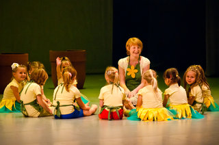 Ljubi kruhek - zaključna produkcija 2011 <em>Foto: &copy;Saša Huzjak</em>