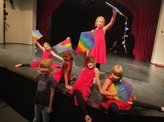 TRI ZLATA PRIZNANJA na 20. mini festivalu otroških plesnih skupin Pika miga 2023