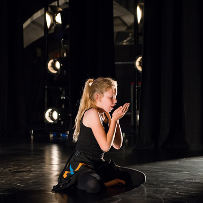 POTOPIMO SE V GLOBINE - otroška plesna predstava <em>Foto: Saša Huzjak</em>