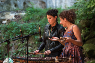 Maribum Afriqui 2016, Djembabe (Petra Hudrap, Tamara Povh) <em>Foto: Urška Lukovnjak</em>