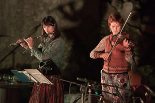 Maribum Afriqui 2016, Djembabe (Asja Grauf, Špela Huzjak) <em>Foto: Urška Lukovnjak</em>