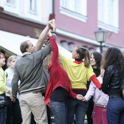 Kultura je Medij III (finale): BREZ ZAVOR STOJIM V MESTU